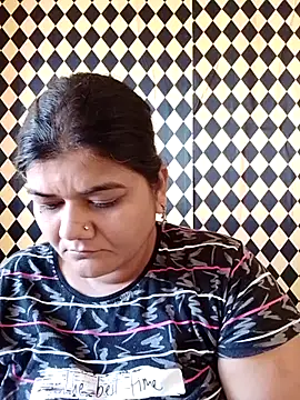 Snapshot of Meenu_tiwari chatting on 10-06-25, 09:40 Meenu tiwari online show from 10-06-25, 09:40