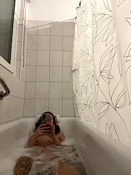 Emilia Mausi online show from 01-13-26, 07:30