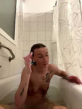 Emilia Mausi online show from 01-18-26, 07:39