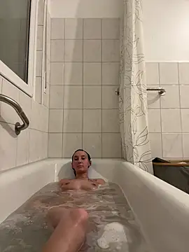 Emilia Mausi online show from 04-09-26, 07:08