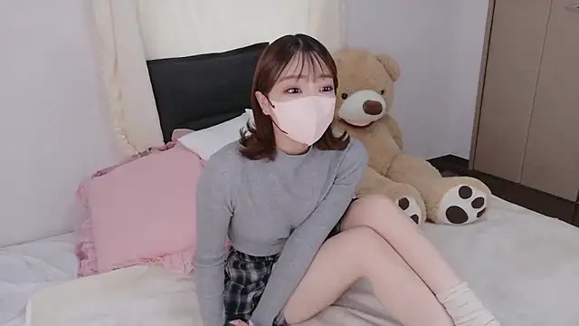 Snapshot of Rina_72 chatting on 12-15-25, 03:33 Rina 72 online show from 12-15-25, 03:33