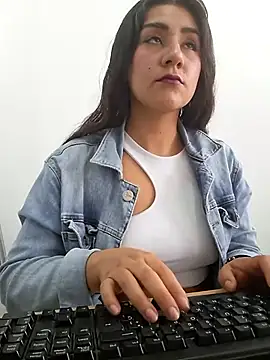 CAROLINE  07 online show from 11-20-25, 12:38