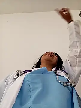 CAROLINE  07 online show from 04-15-26, 10:32