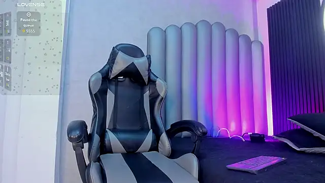  Leohot  online show from 10-30-25, 03:52