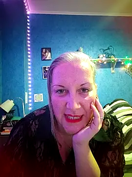 Feelineducentre online show from 11-16-25, 08:03