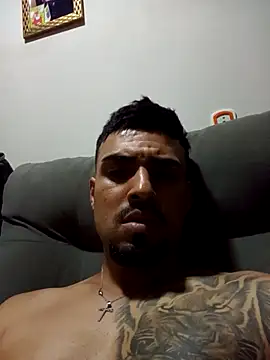 nnyzinho17 online show from 12-17-25, 09:32