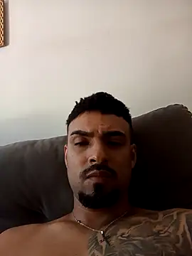 nnyzinho17 online show from 12-18-25, 04:57