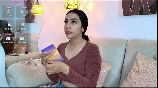 Snapshot of Alana-Jones chatting on 10-06-25, 02:47 Alana-Jones online show from 10-06-25, 02:47