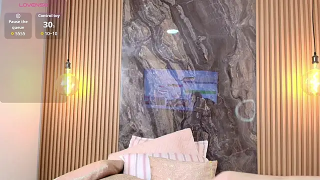 Snapshot of Alana-Jones chatting on 10-31-25, 01:45 Alana-Jones online show from 10-31-25, 01:45