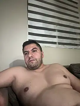 Snapshot of raulgzz4 chatting on 06-23-26, 03:59 raulgzz4 online show from 06-23-26, 03:59
