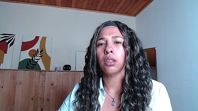 IVONNE COLLINS33 online show from 10-14-25, 10:54
