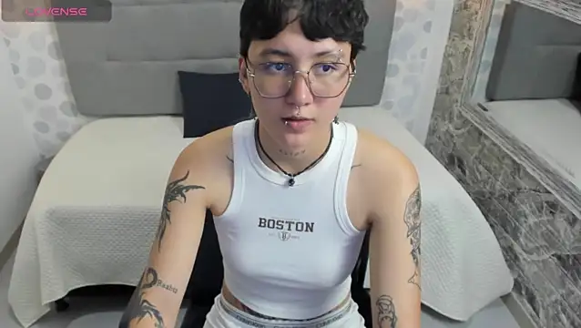 Snapshot of emahills__axelrose chatting on 09-13-25, 08:19 emahills  axelrose online show from 09-13-25, 08:19