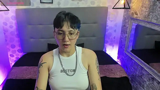 Snapshot of emahills__axelrose chatting on 09-25-25, 11:08 emahills  axelrose online show from 09-25-25, 11:08