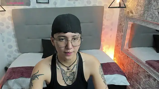 Snapshot of emahills__axelrose chatting on 10-04-25, 01:58 emahills  axelrose online show from 10-04-25, 01:58