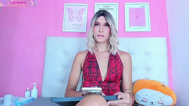 Macarena 05 online show from 05-28-26, 01:14