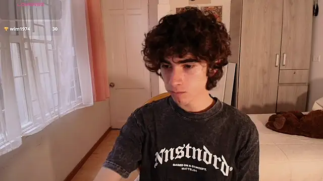 Nude Boy18 online show from 11-10-25, 10:09