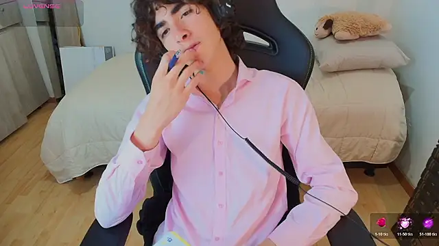 Nude Boy18 online show from 02-14-26, 07:27