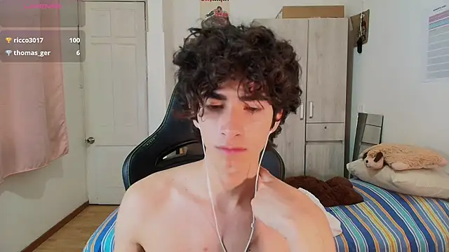 Nude Boy18 online show from 04-06-26, 04:46