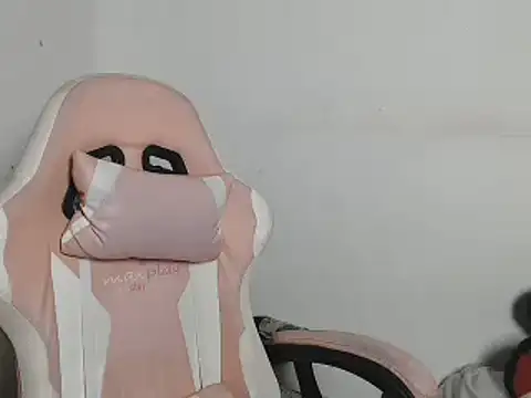 sophiadaza666 online show from 05-19-26, 12:05