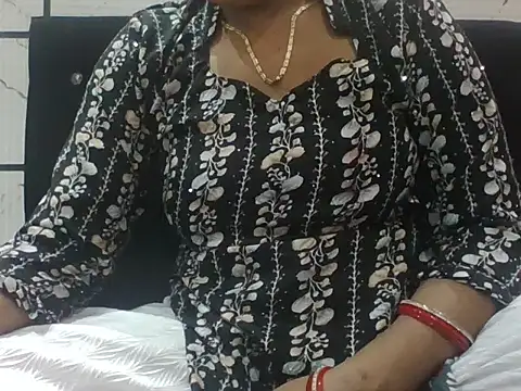 Snapshot of VNDANA_ chatting on 09-28-25, 06:24 VNDANA online show from 09-28-25, 06:24