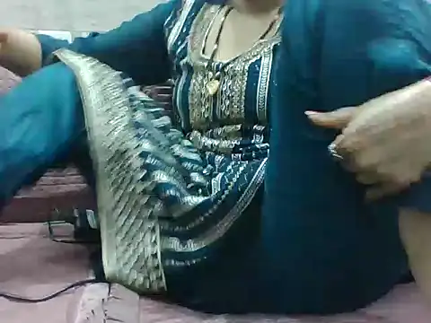 Snapshot of VNDANA_ chatting on 11-01-25, 09:22 VNDANA online show from 11-01-25, 09:22