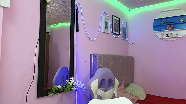 MiSofialeal online show from 09-24-25, 08:01