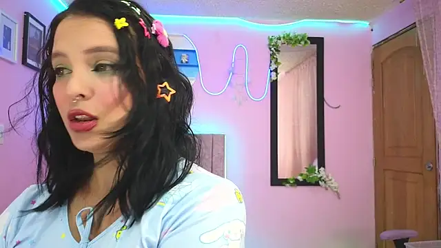 MiSofialeal online show from 10-17-25, 03:47