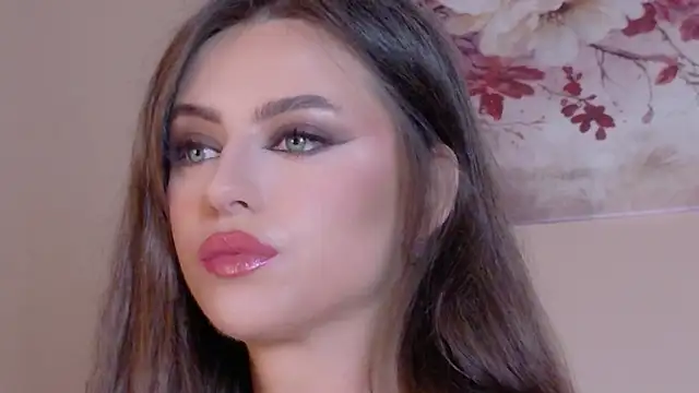 Snapshot of Sienna_Voss chatting on 06-18-26, 10:14 Sienna Voss online show from 06-18-26, 10:14