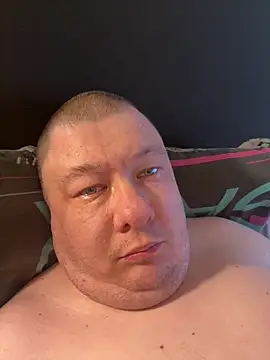 Snapshot of Tornado2007 chatting on 03-02-26, 12:34 Tornado2007 online show from 03-02-26, 12:34