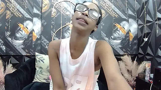 Lilmisbaddyxxx online show from 10-08-25, 06:05