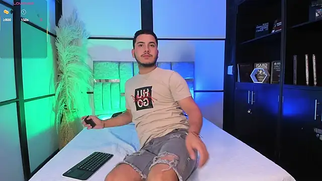 Axel grey  online show from 12-22-25, 12:24