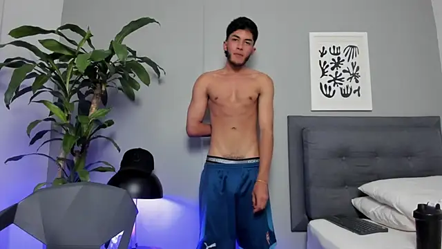 Tylerffoxx online show from 04-09-26, 08:25