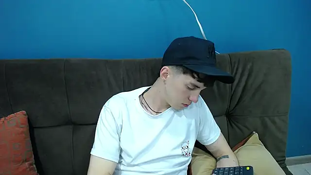 Jheampiiero online show from 11-13-25, 03:33