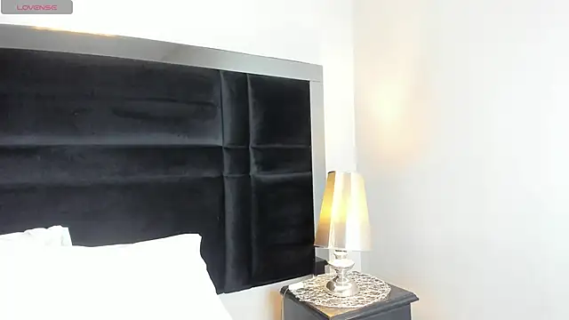 CarolineLee  online show from 03-24-26, 10:37