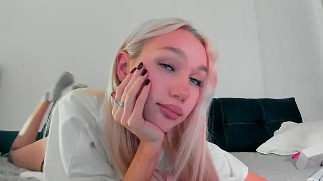 cuteleraay online show from 09-22-25, 08:33