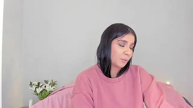 Laura-angeel online show from 10-29-25, 08:43