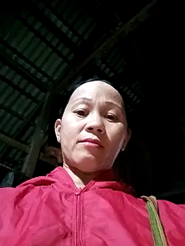 Snapshot of MaiHoa69 chatting on 10-22-25, 12:27 MaiHoa69 online show from 10-22-25, 12:27