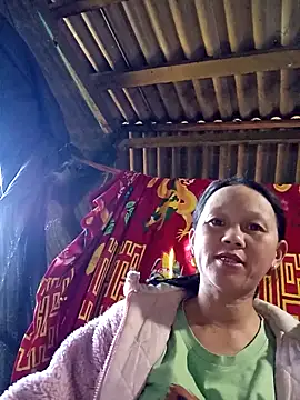 Snapshot of MaiHoa69 chatting on 11-15-25, 02:42 MaiHoa69 online show from 11-15-25, 02:42