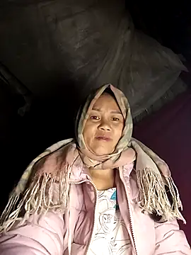 Snapshot of MaiHoa69 chatting on 02-08-26, 12:52 MaiHoa69 online show from 02-08-26, 12:52