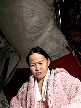 Snapshot of MaiHoa69 chatting on 02-18-26, 01:12 MaiHoa69 online show from 02-18-26, 01:12