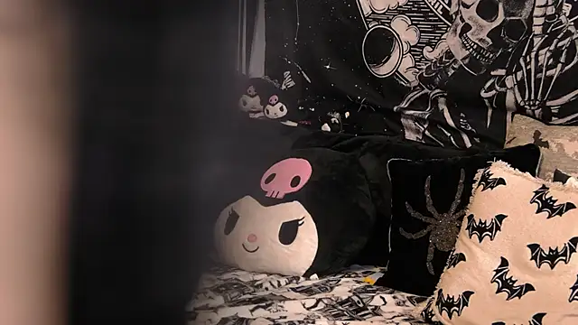 Paige Turner online show from 05-03-26, 03:45