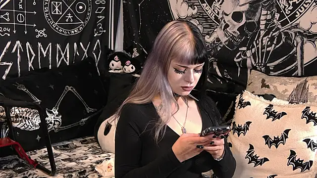 Paige Turner online show from 05-08-26, 01:00