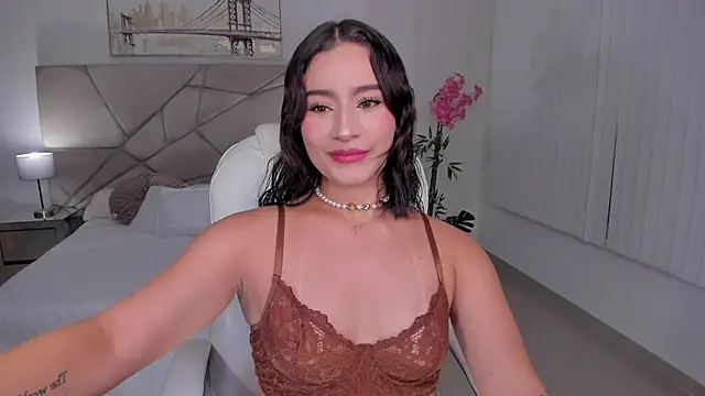 Saskia litt online show from 11-16-25, 03:45