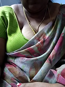 Snapshot of TAMIL_ELAKKIYA chatting on 12-19-25, 08:10 TAMIL ELAKKIYA online show from 12-19-25, 08:10