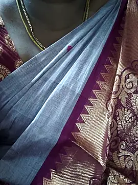 Snapshot of TAMIL_ELAKKIYA chatting on 01-15-26, 09:03 TAMIL ELAKKIYA online show from 01-15-26, 09:03