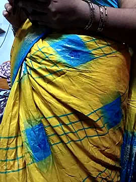 Snapshot of TAMIL_ELAKKIYA chatting on 02-28-26, 06:31 TAMIL ELAKKIYA online show from 02-28-26, 06:31