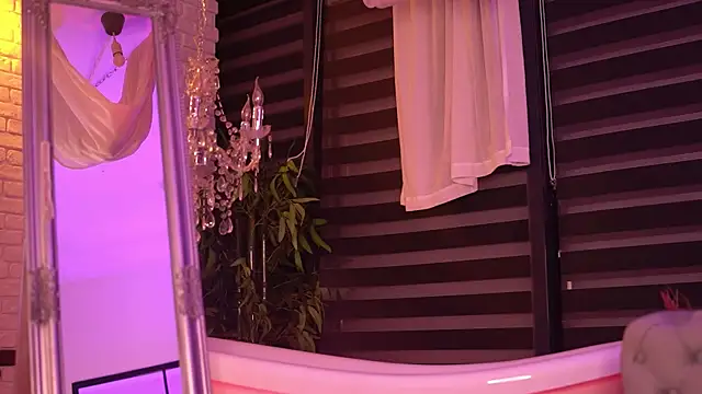 BellaNoirre online show from 12-21-25, 06:26