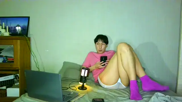 Soft and quiet online show from 12-21-25, 05:09