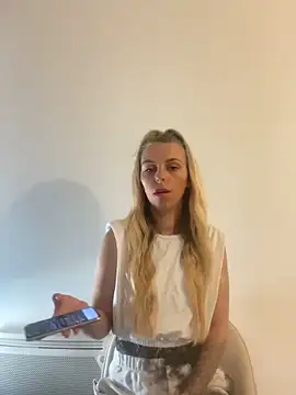 BrumeLove online show from 06-19-26, 08:07