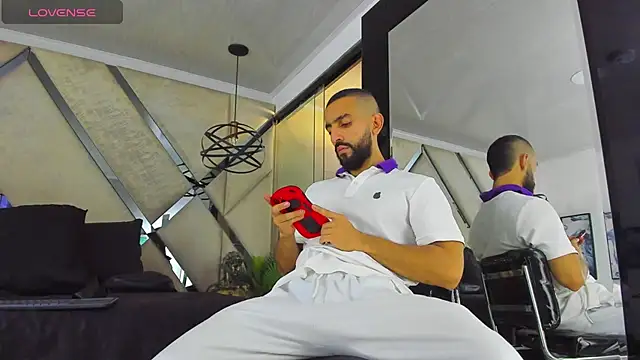 Yiyo10  online show from 02-26-26, 03:22